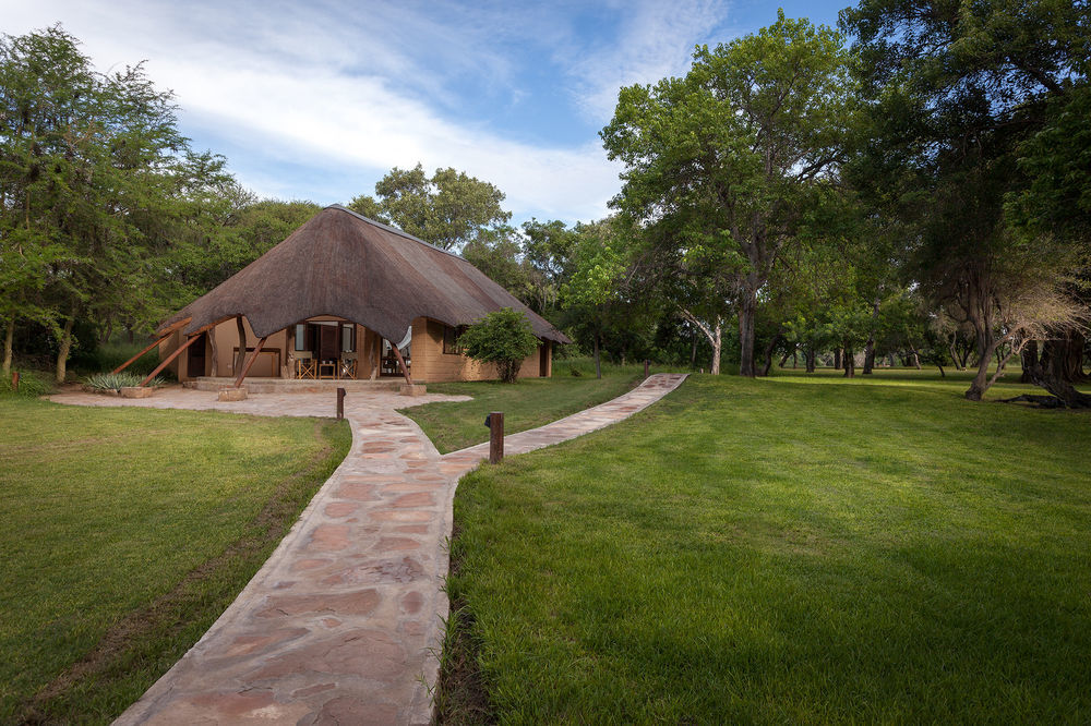 Tuli Safari Lodge Lentswelemoriti 外观 照片